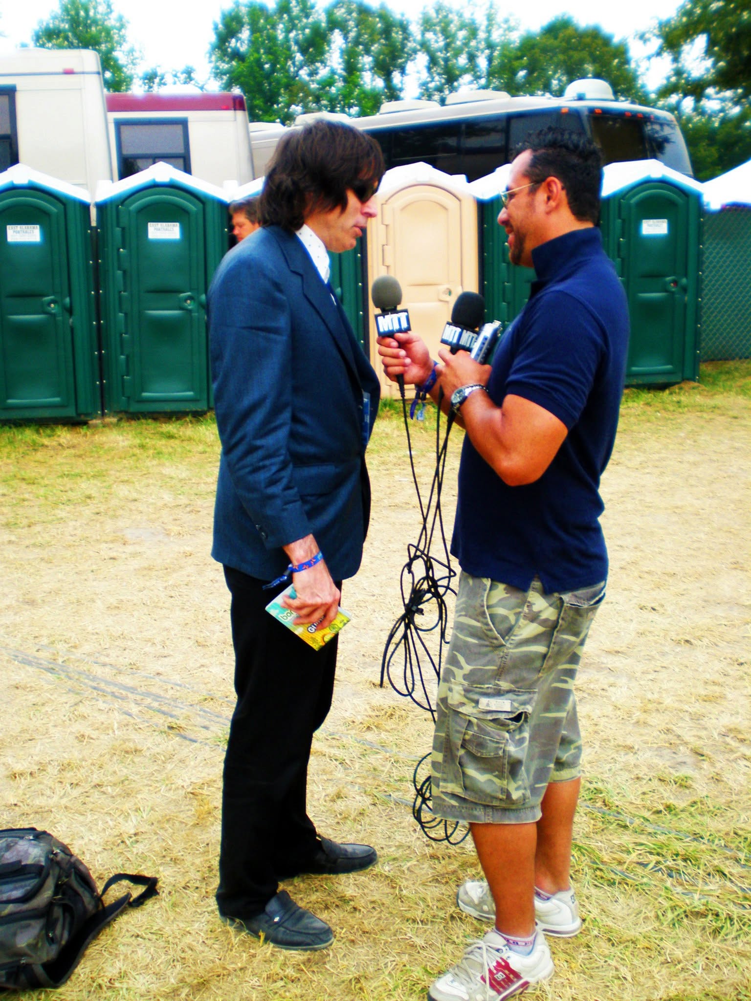 Beatle Bob Interview live, frame 3