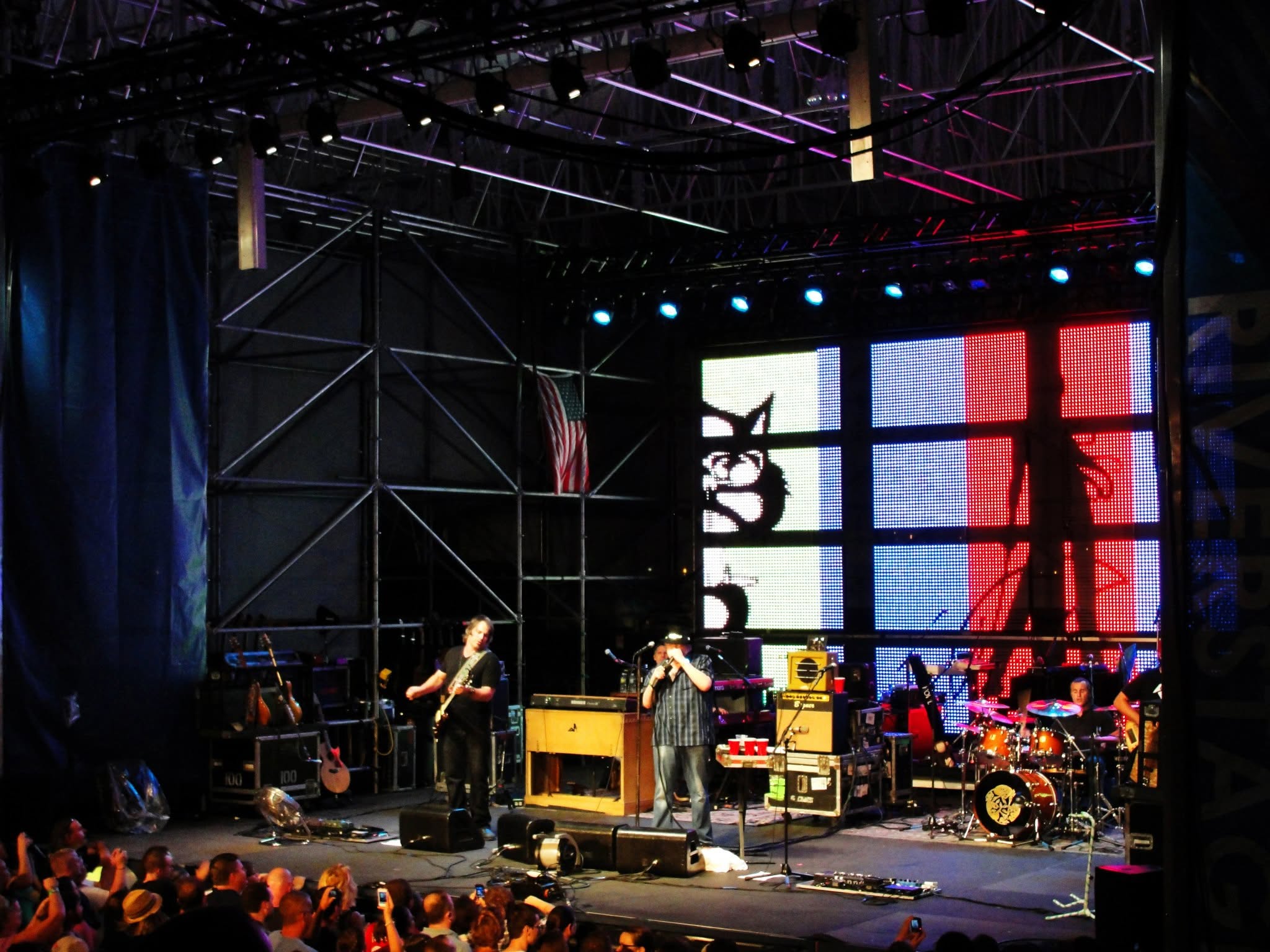 Blues Traveler at the Mann live, frame 6