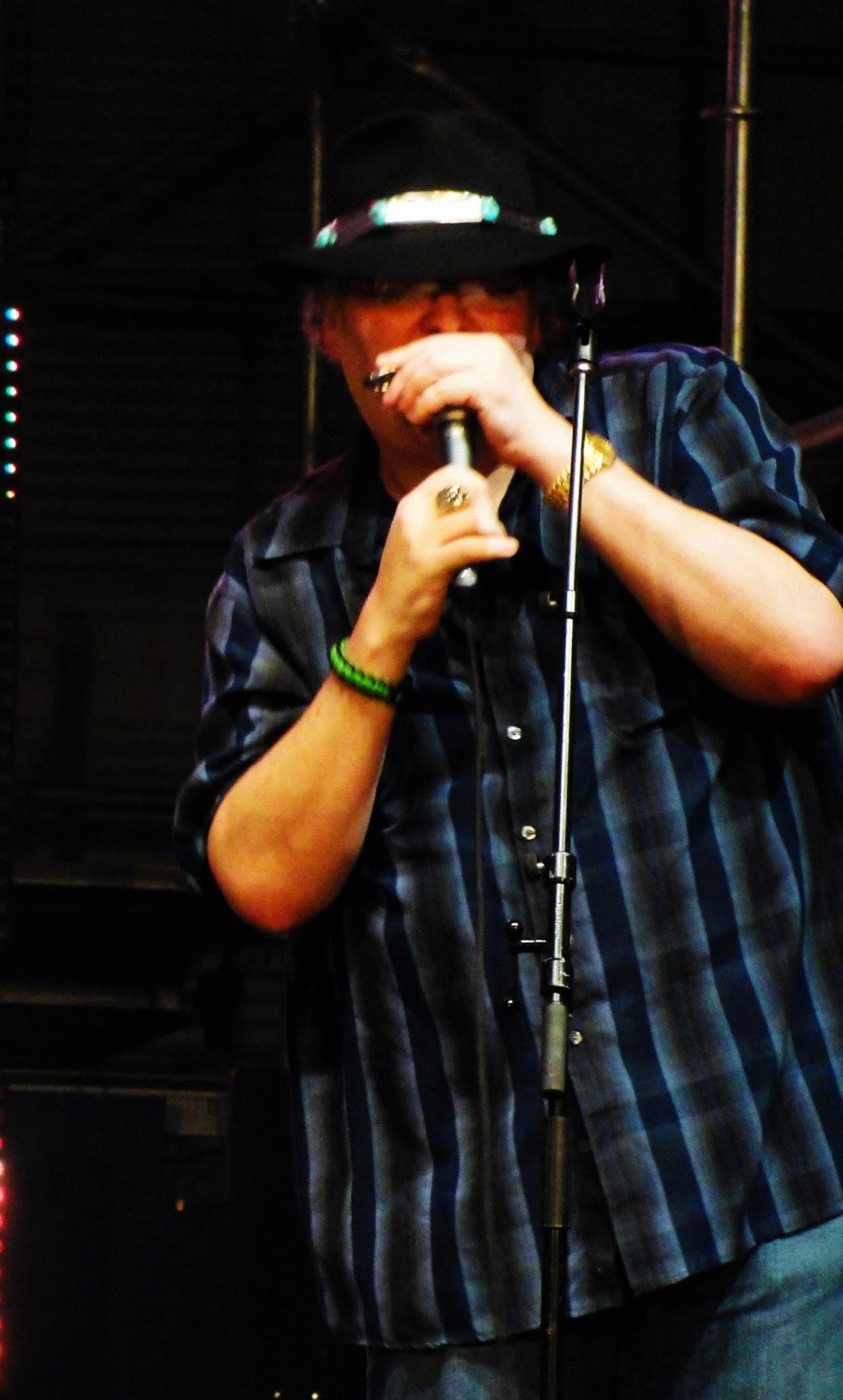 Blues Traveler at the Mann live, frame 8