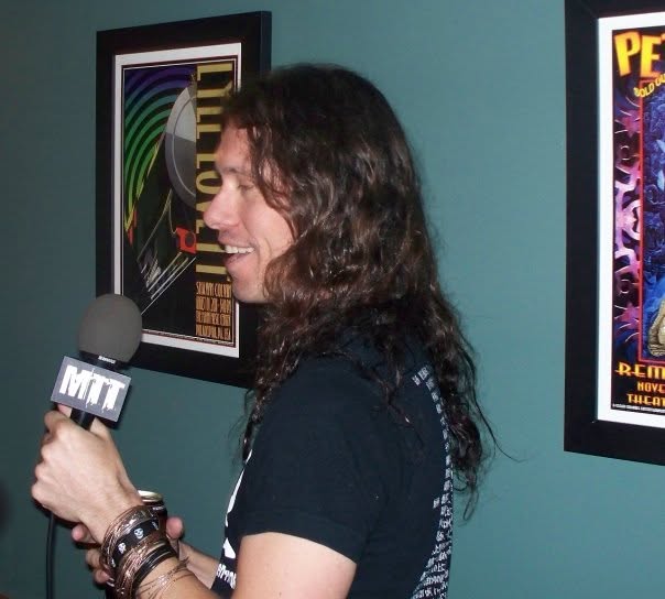 Dragonforce Interview live, frame 7
