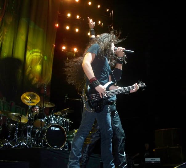 Dragonforce Photo Pit live, frame 3