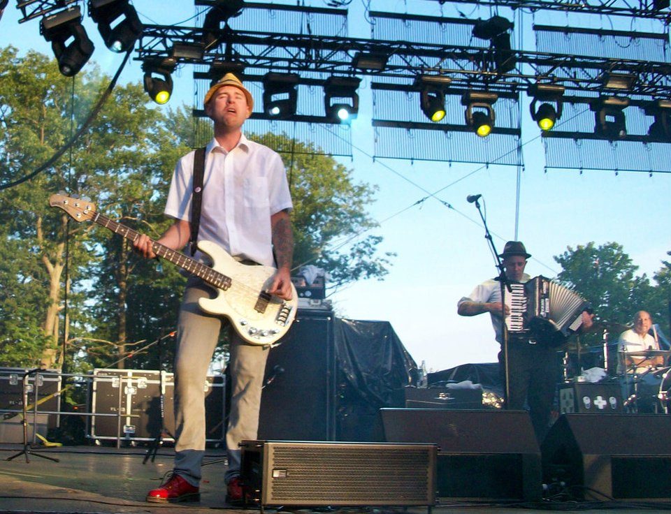 Flogging Molly trackside, frame 15