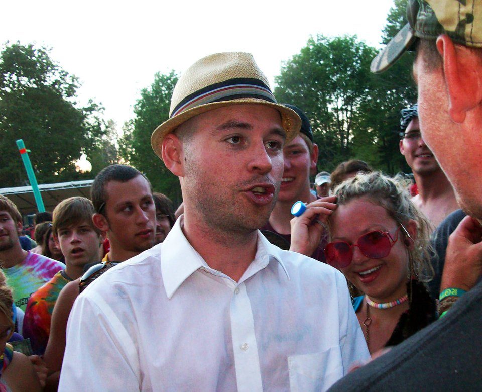 Flogging Molly trackside, frame 16