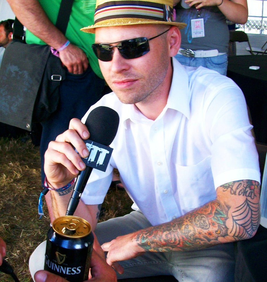 Flogging Molly trackside, frame 26