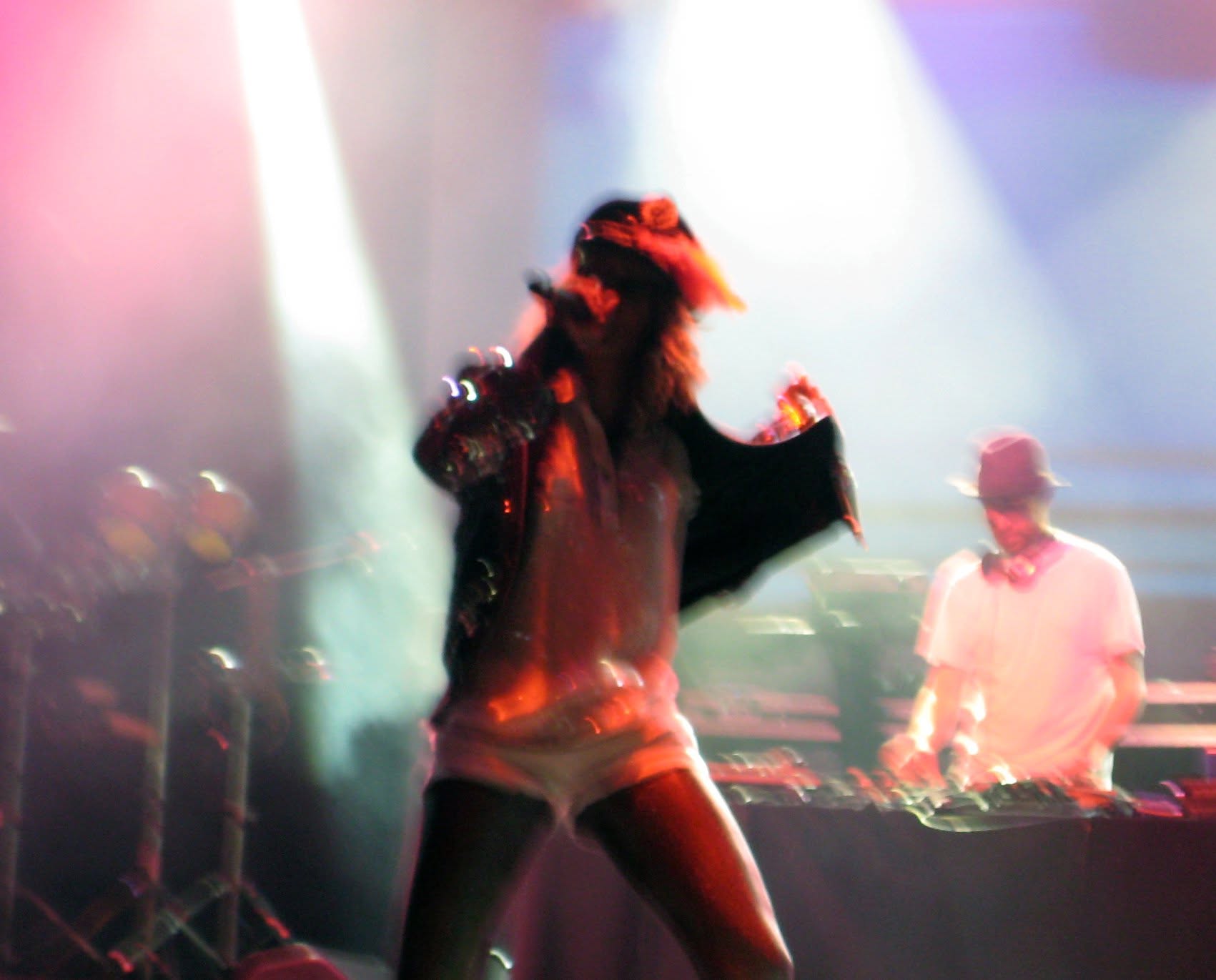 M.I.A. at Vegoose trackside, frame 7