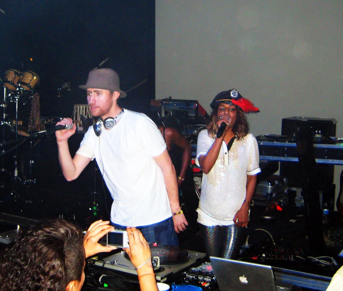 M.I.A. at Vegoose trackside, frame 15