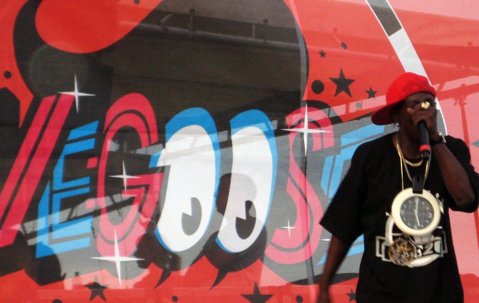 Public Enemy trackside, frame 5