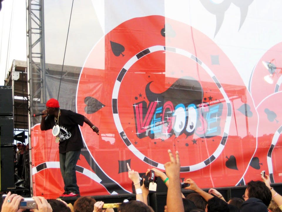Public Enemy trackside, frame 9