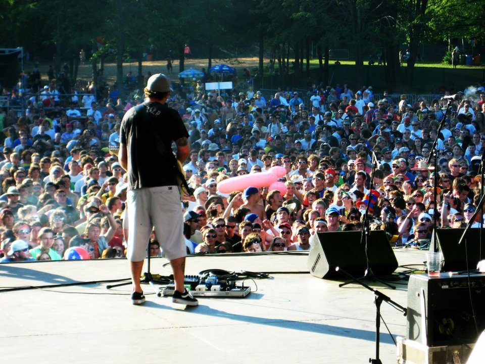 Slightly Stoopid trackside, frame 12
