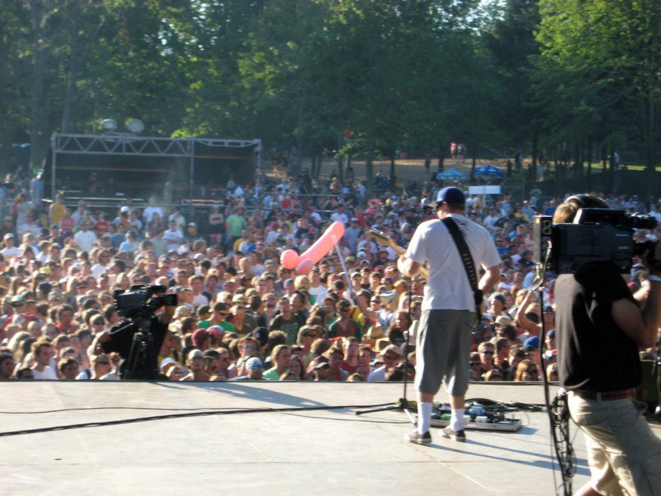 Slightly Stoopid trackside, frame 13