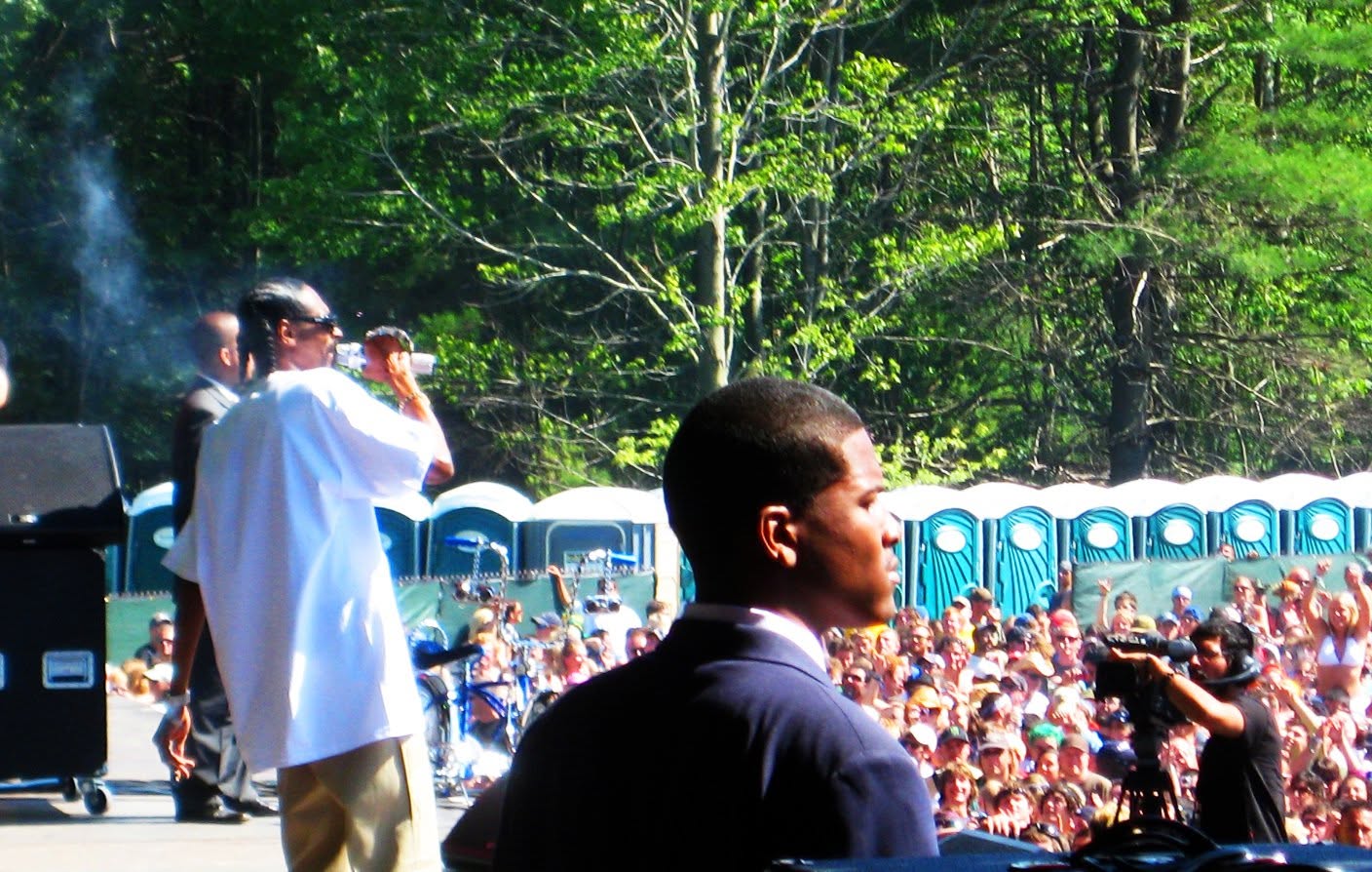 Snoop Dogg trackside, frame 10