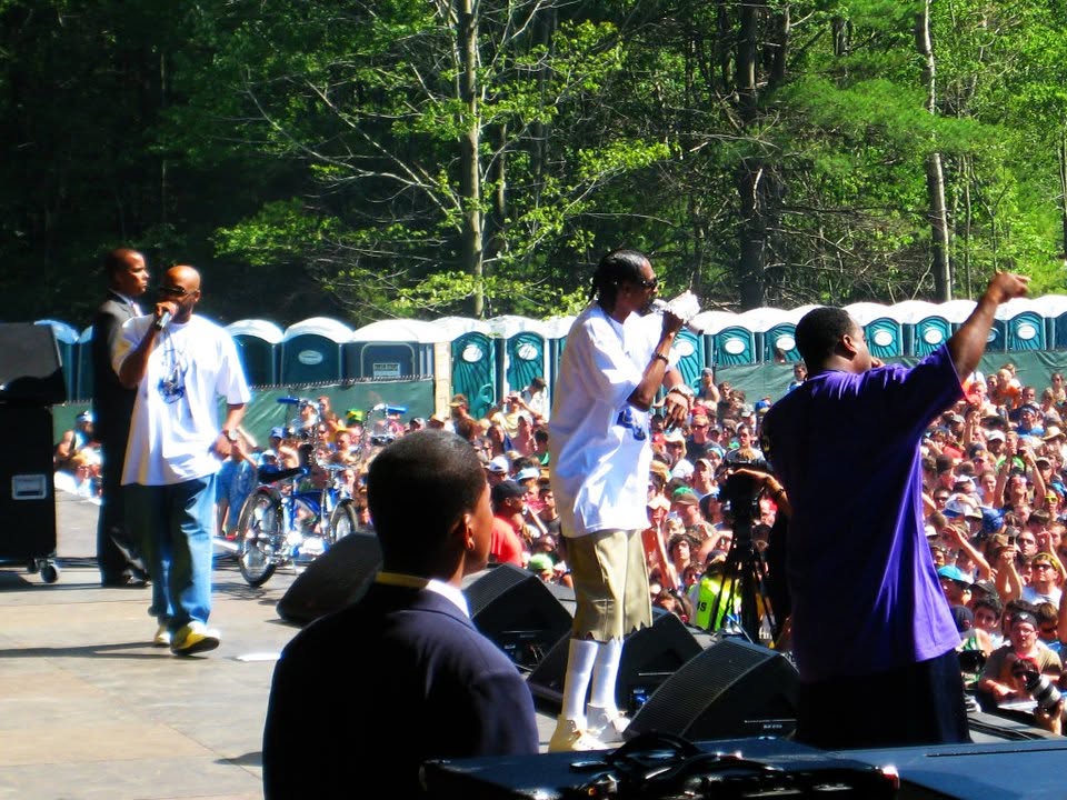 Snoop Dogg trackside, frame 12