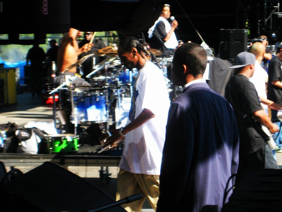 Snoop Dogg trackside, frame 18