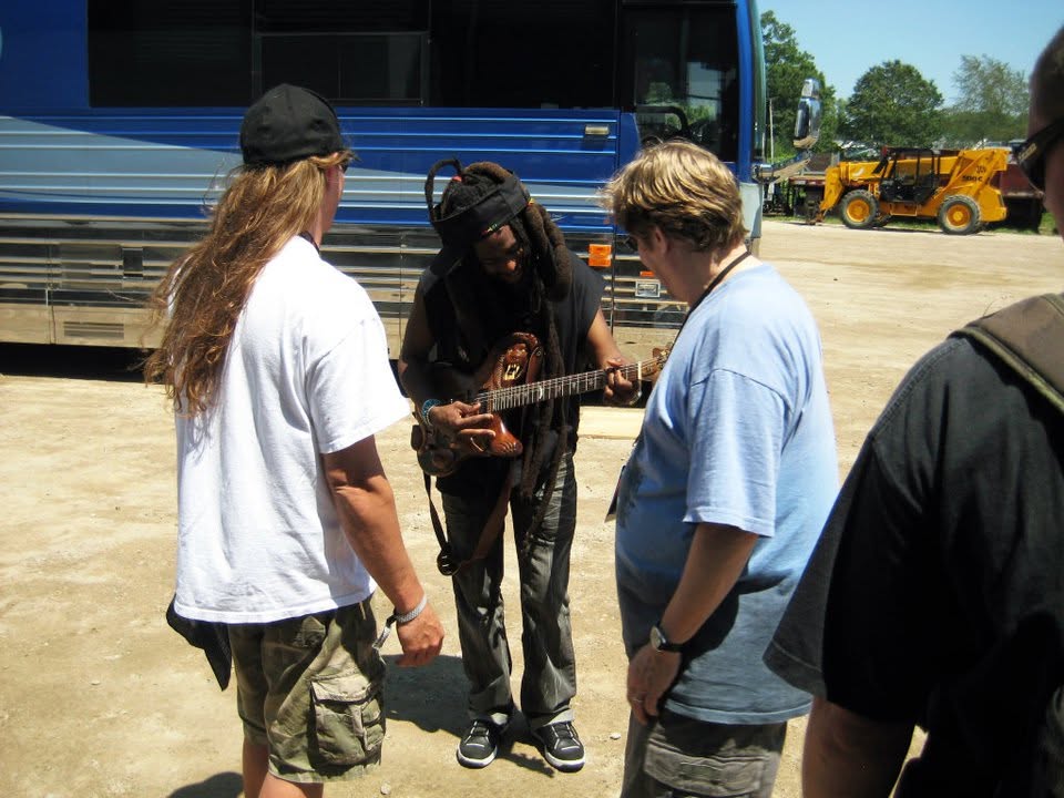 Steel Pulse trackside, frame 5