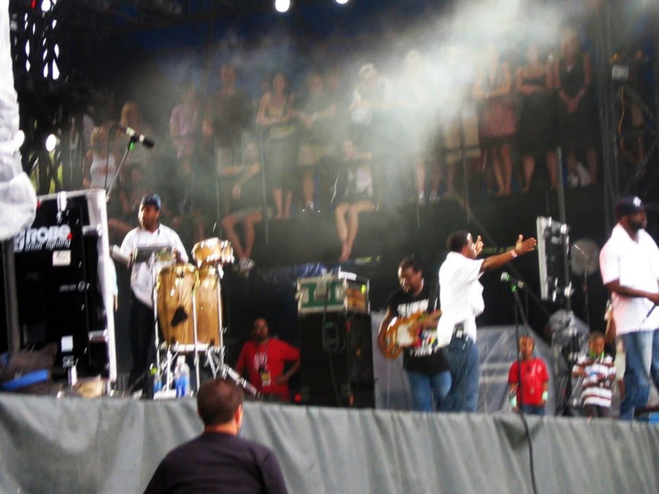 The Roots trackside, frame 3