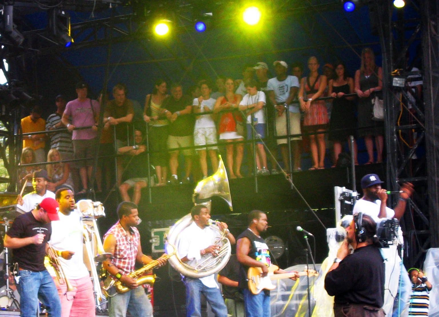 The Roots trackside, frame 4