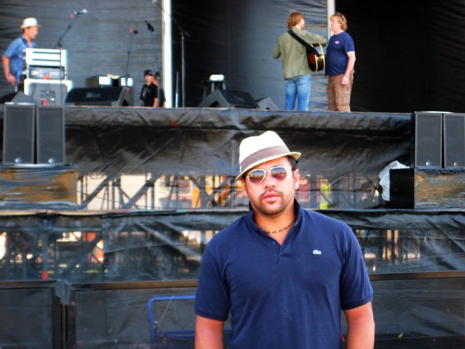 Trey Anastasio trackside, frame 9
