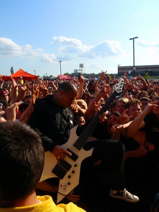 Trivium trackside, frame 9