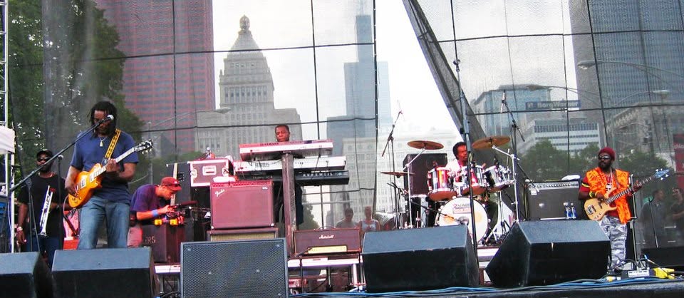 The Wailers trackside, frame 8